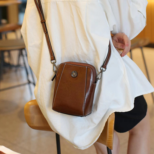 2025 Women's High-End Summer Genuine Leather Mini Crossbody Bag Single Shoulder Fashionable Multi-Compartment PVC Chain Portable