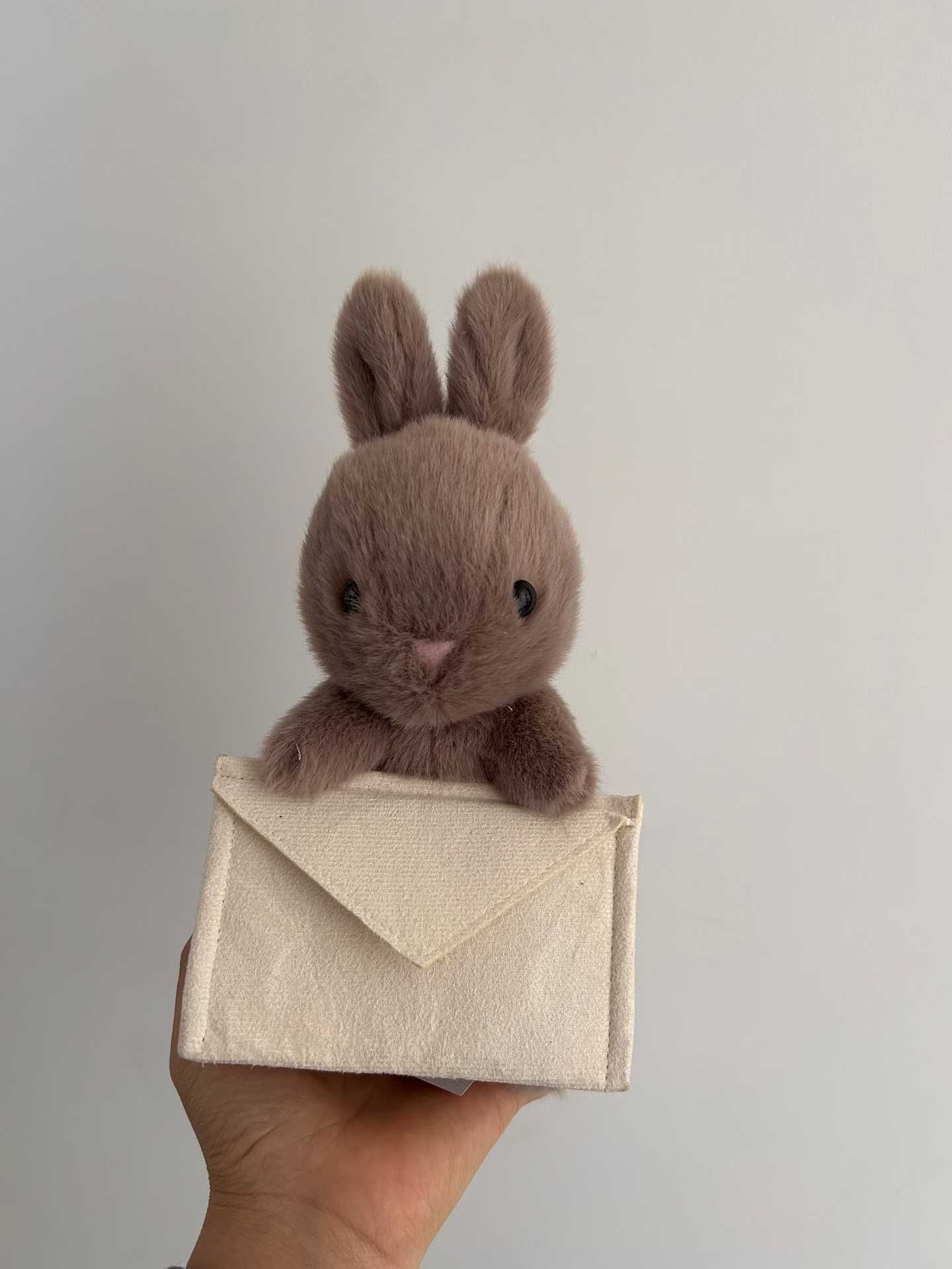 Messenger Bunny