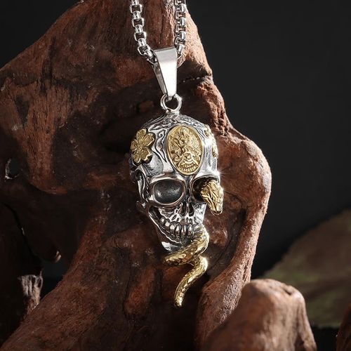 Gothic style necklace🌙
