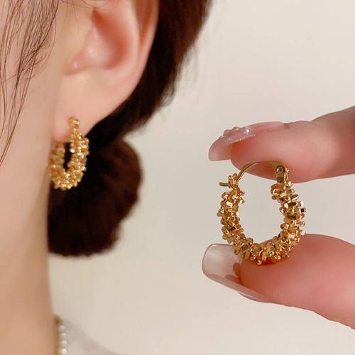 Minimalist Geometric Earrings for Her – Sleek, Versatile & On-Trend