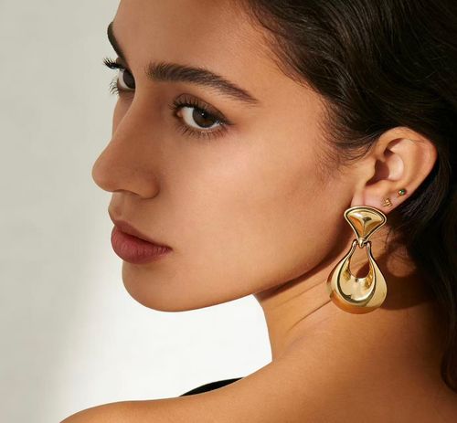 Lava-Inspired Drop Earrings - Sleek Design for a Slimmer Face Silhouette