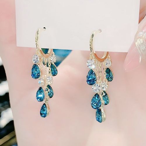 Sparkle Bright: Dainty Blue Crystal Teardrop Earrings – Elevate Your Vibe ✨