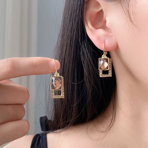 Elevate Your Look with Maillard Square Earrings – Timeless Luxury for Every Outfit