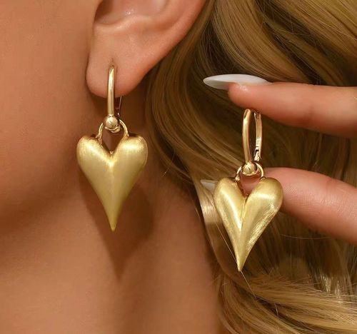 Sparkling Heart Zircon & Pearl Earrings – Elevate Your Elegance! ✨