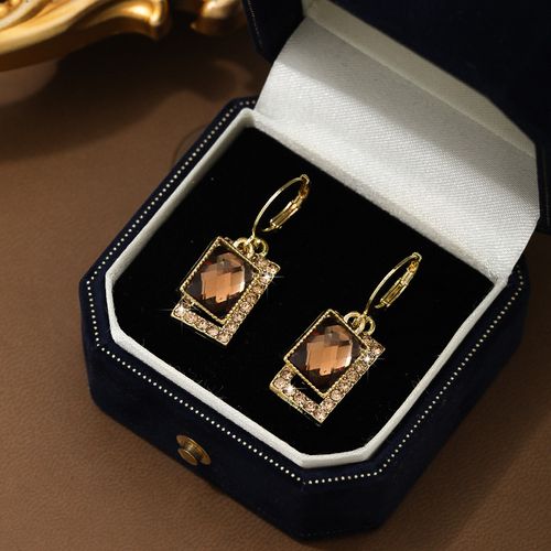 Elevate Your Look with Maillard Square Earrings – Timeless Luxury for Every Outfit