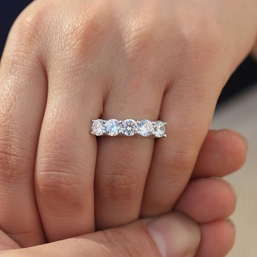 Five moissanite rings