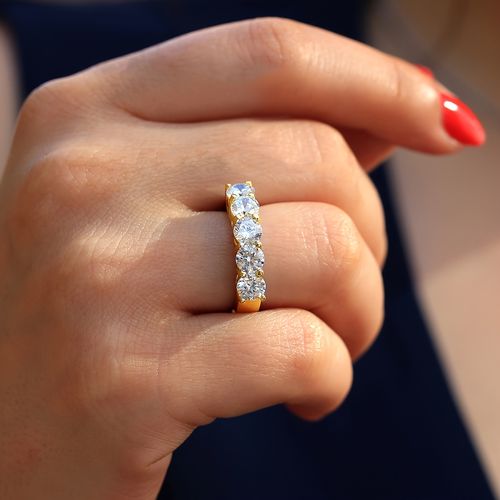 Five moissanite rings