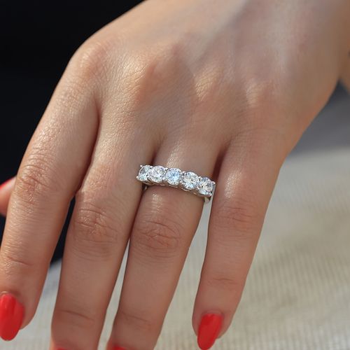 Five moissanite rings