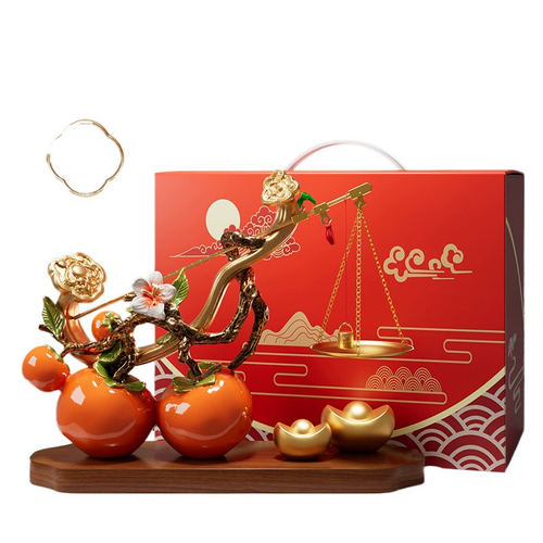 Persimmon ornaments symbolize good luck