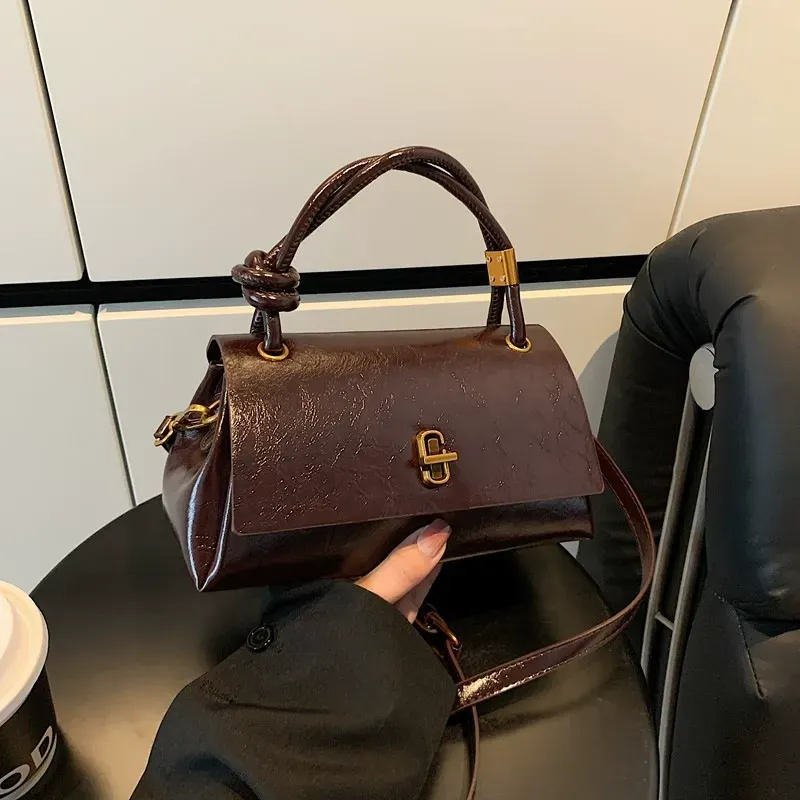 High-end, stylish handbag for women, niche trendy crossbody, shoulder bag, soft leather, versatile retro small square bag