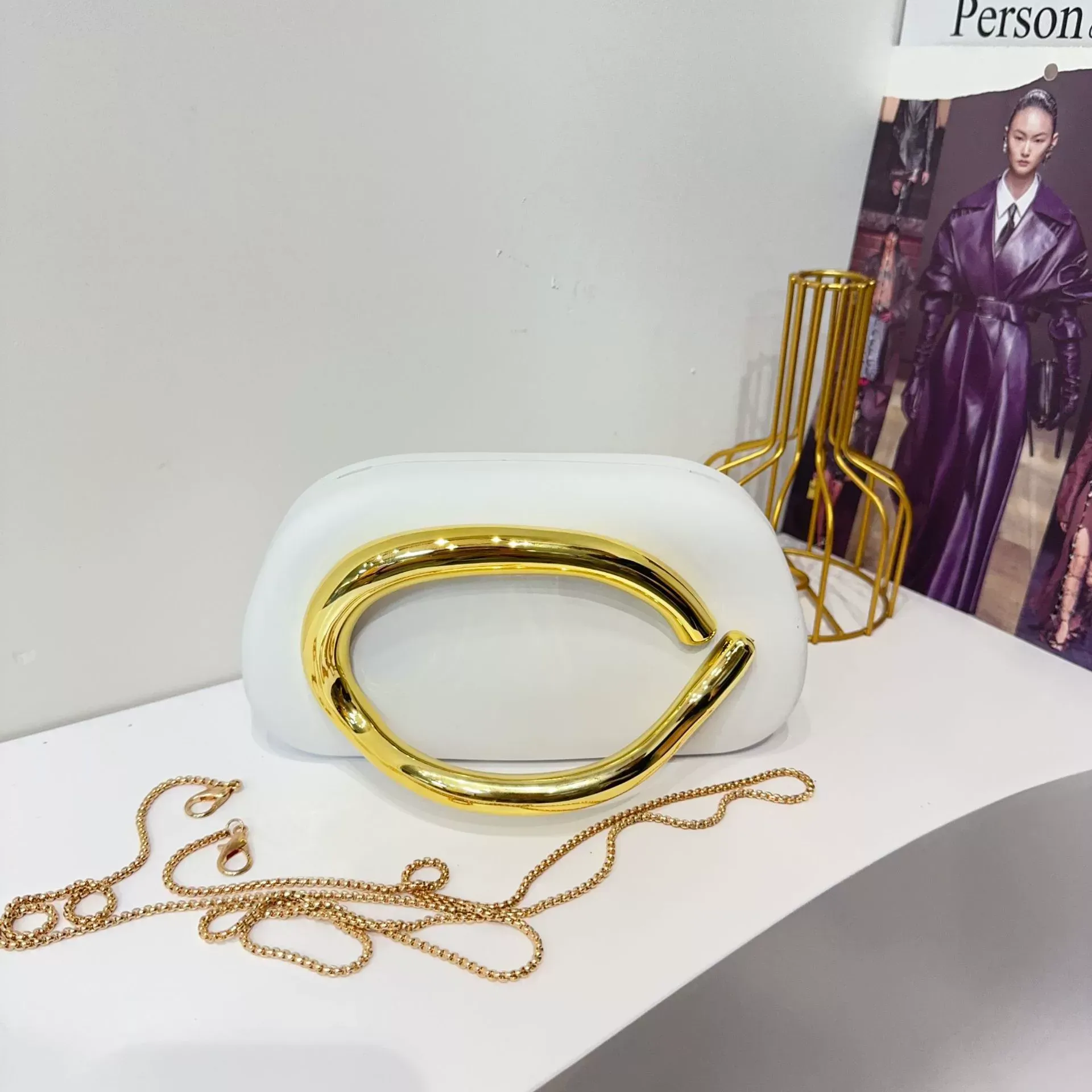 Classic round box clutch, evening bag, acrylic bag with vintage metal handle, suitable for shoulder or crossbody wear.