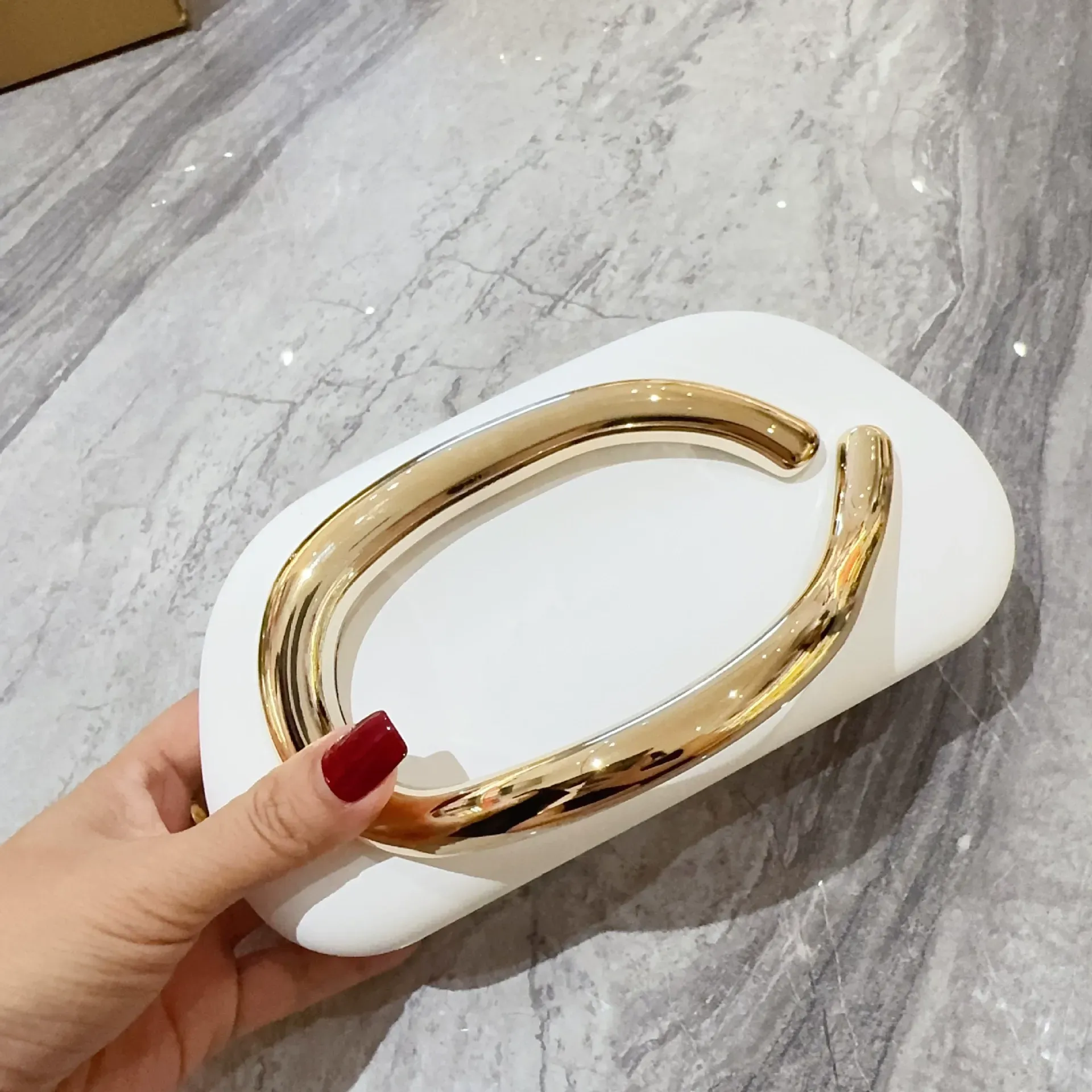Classic round box clutch, evening bag, acrylic bag with vintage metal handle, suitable for shoulder or crossbody wear.