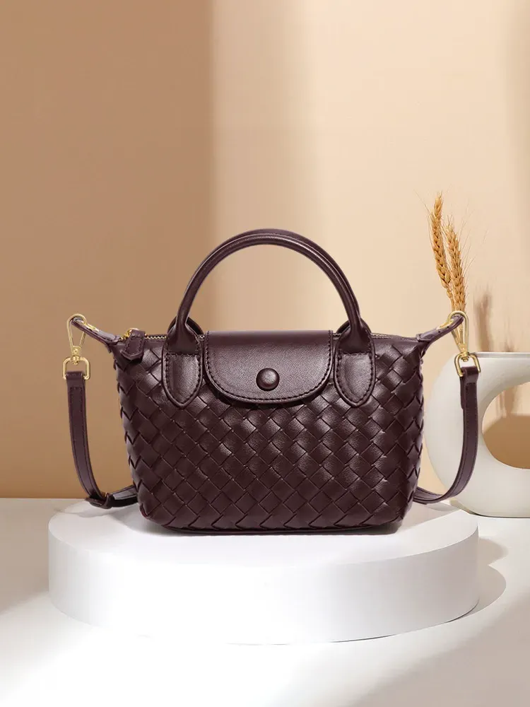 Hand-woven single-shoulder dumpling bag, stylish bucket bag, new and simple women's crossbody bag