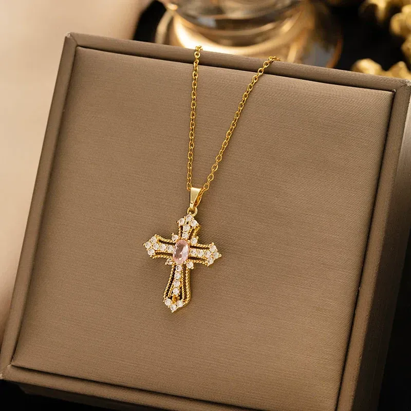 Luxury zircon-encrusted cross necklace for women, a niche, understated luxury, high-end clavicle chain.