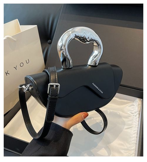 Popular French niche commuter letter armpit bag women's summer versatile texture one-shoulder crossbody dumpling bag