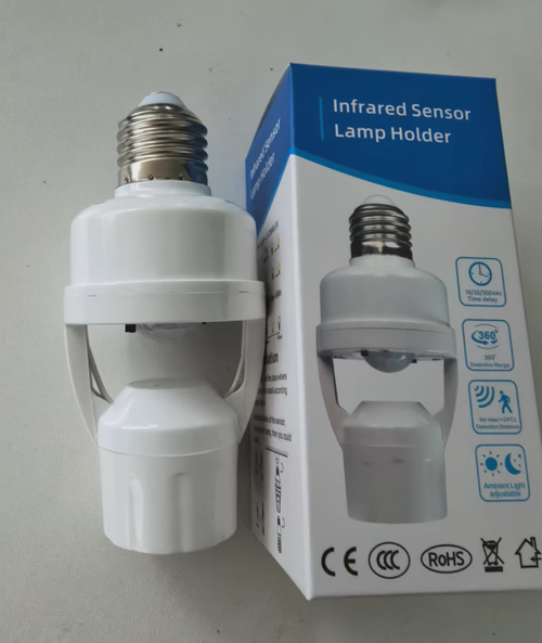 Intelligent human infrared sensor conversion lamp holder adjustable E27 screw mouth person-to-light sensor lamp holder