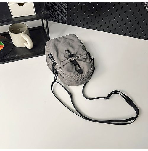 Summer vertical version mobile phone bag lightweight versatile Ruiying crossbody bag male student popular street trend cool sports shoulder bag female