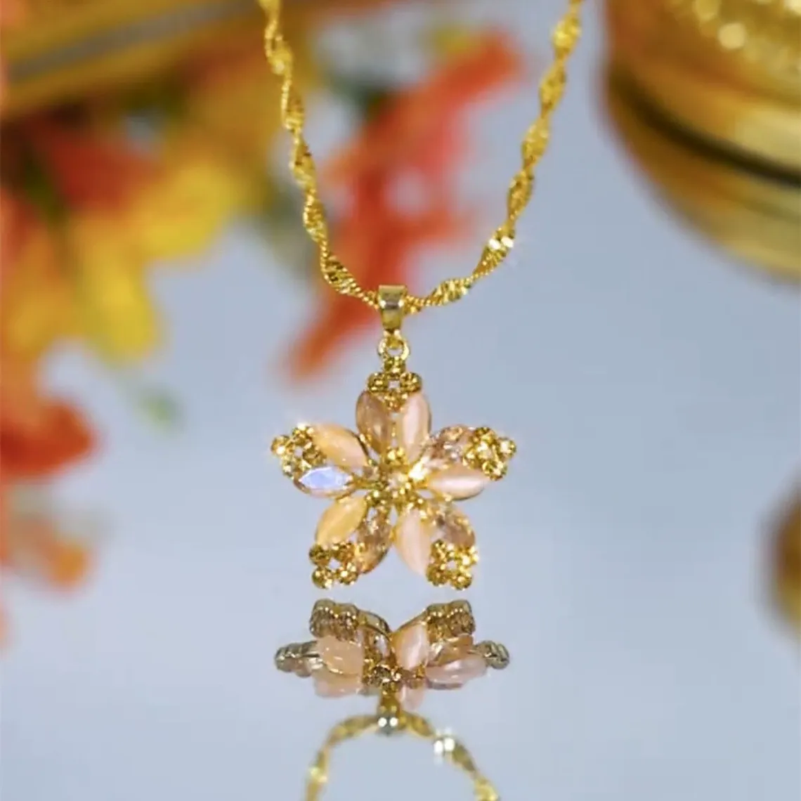 Champagne gold diamond pentagram small flower clavicle necklace female 2025 summer fashion new neck