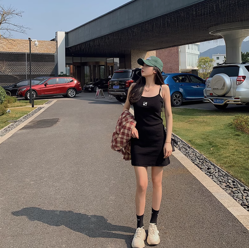 莊大泥 黑色方塊吊帶緊身背心裙修身顯瘦性感氣質打底包臀裙短裙