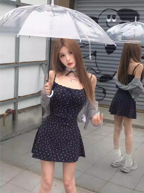 Mejiu蜜九北海花園吊帶碎花裙夏季法式連衣裙設計感辣妹裙子