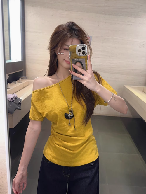 斜領掐腰短袖T恤女裝夏季韓系收腰露肩肌理感上衣chic