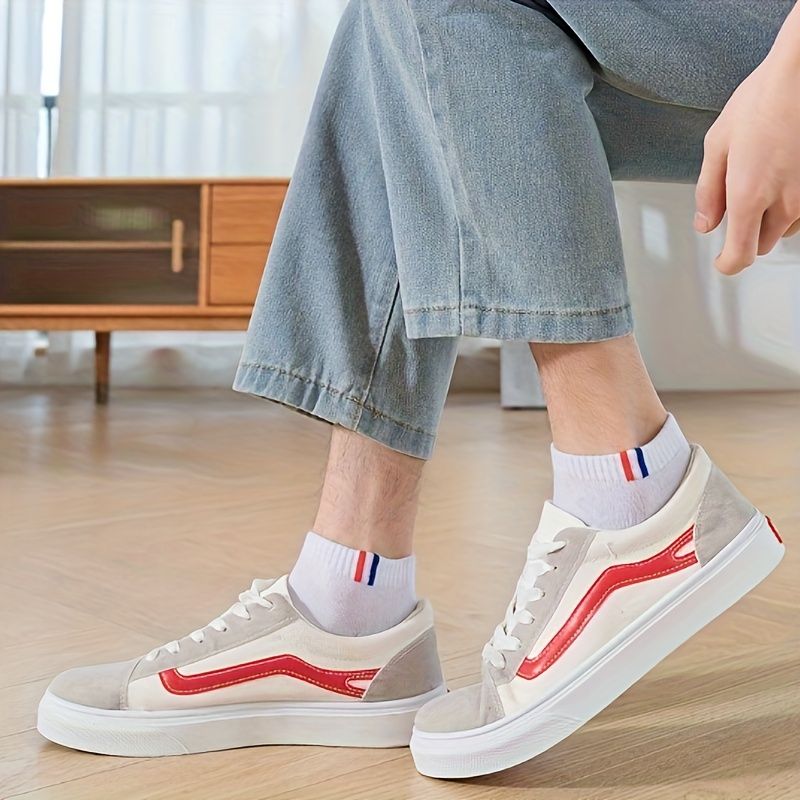 10 pairs of men's sports socks