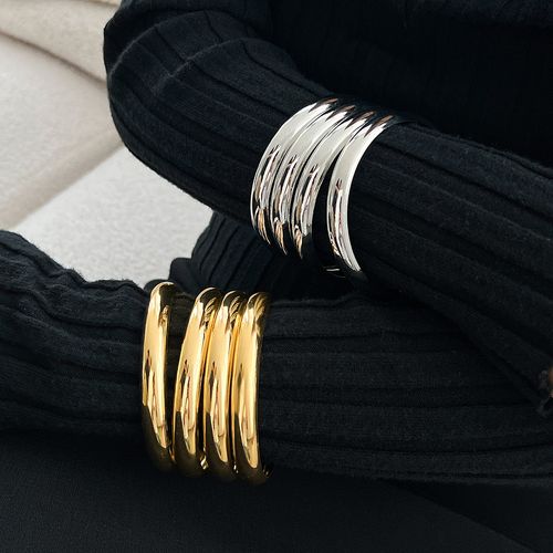 European & American Fashion Metallic Gold Glossy Women's Bracelet Set