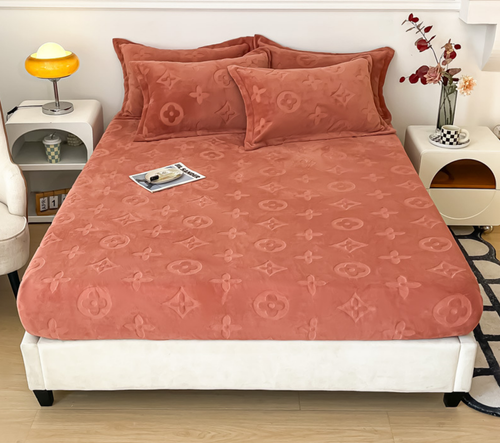 Queen-size double bed. Milk fleece fitted sheet 3-piece set (fitted sheet + 2 pillowcases)