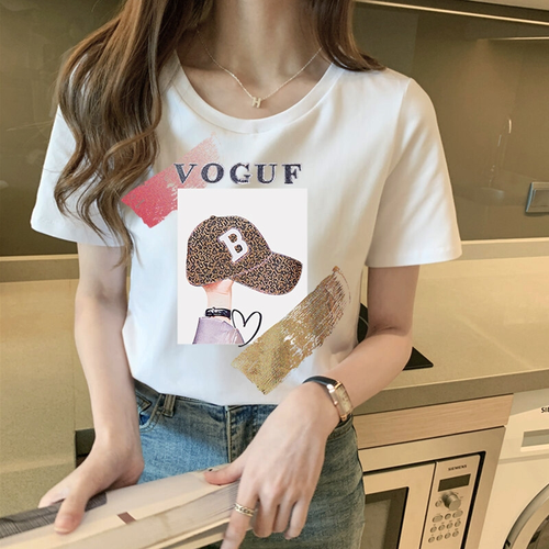 1230 Supports COD 3-piece A woman in a short-sleeved T-shirt