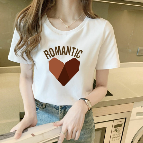 1230 Supports COD 3-piece A woman in a short-sleeved T-shirt