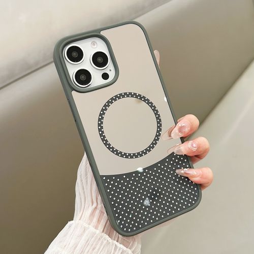 The spliced rhinestone makeup mirror is suitable for iPhone 16 Pro Max phone cases with rhinestones. It is a high-end makeup mirror for women with iPhone 16, 15 Pro Max, 14 Pro Max, 13 Pro Max, and 12 Pro Max. It exudes a trendy and sophisticated style.