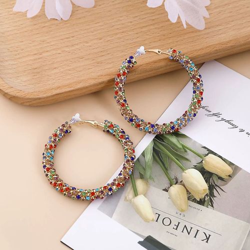 Geometric exaggerated diamond large hoop earrings for women: popular, shining, luxurious and versatile.