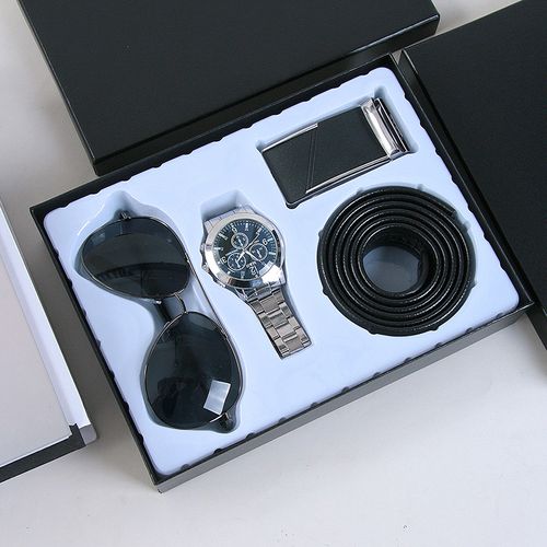 A distinguished example of elegance, a refined wrist presence | A four-piece gift set for men