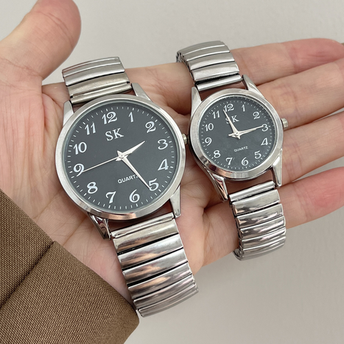 Digital spring steel quartz watch