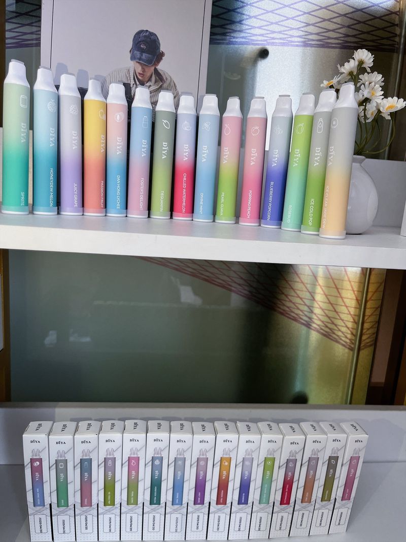 DIYA拋棄式電子煙 可充電搭配高續航，更看重結構與日用手感