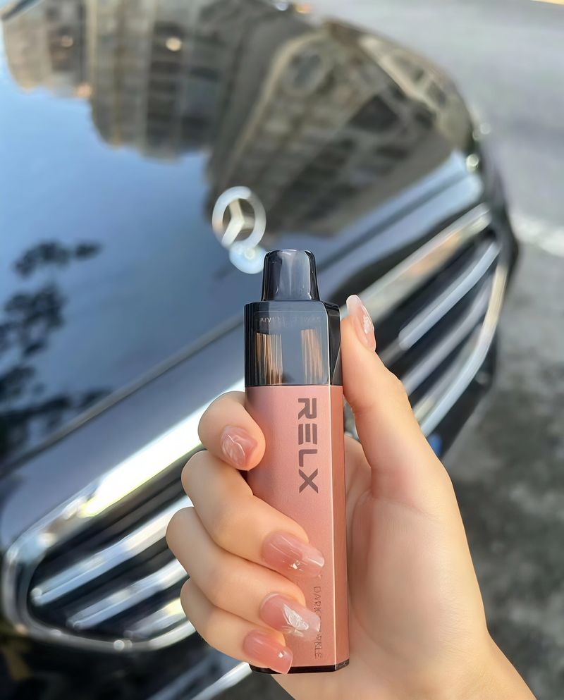 RELX 悅刻8000口一次性電子煙 大容量搭配穩定輸出，補貨與續用更好評估