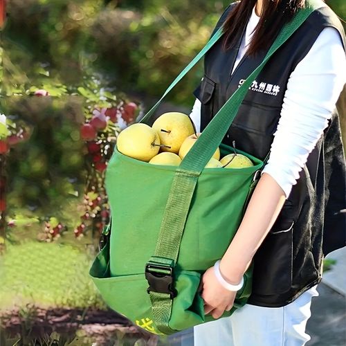 Garden picking apron with adjustable shoulder straps, large-capacity mushroom picking bag, fruit and vegetable picking bag, made of thickened Oxford cloth.