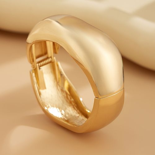 Exaggerated designer wide bangle bracelet for women fashionable chunky cuff bracelet