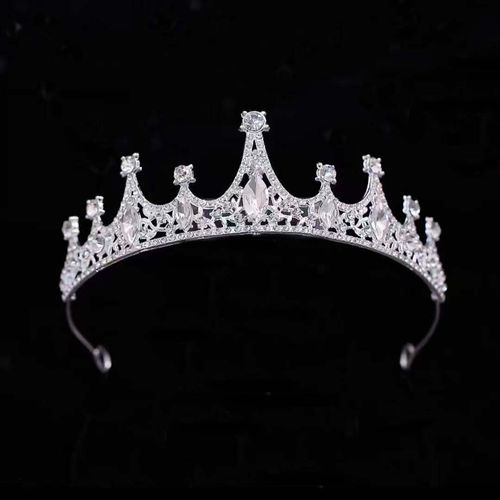 Girls' high-end clothing paired with crowns