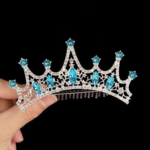 Girls' high-end clothing paired with crowns