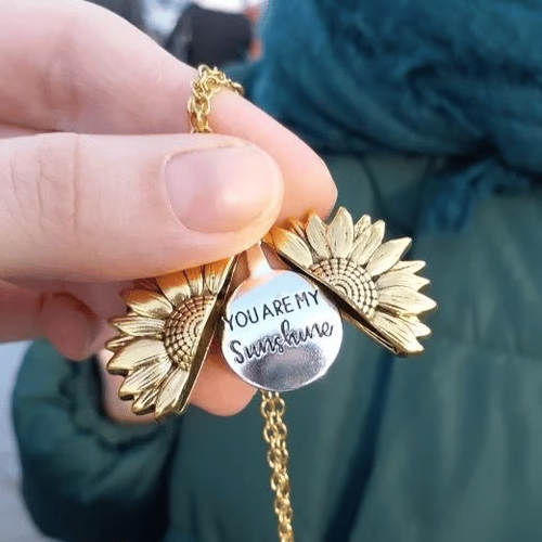 🎁Buy 1 get 3 free🔥🌞You are my sunshine sunflower necklace with gift box🌻