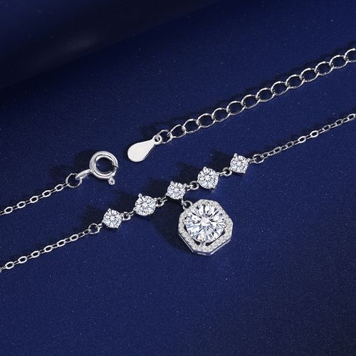 Diamond-encrusted small sugar cube necklace women's light luxury niche design high-end tassel clavicle chain delicate and versatile temperament necklace