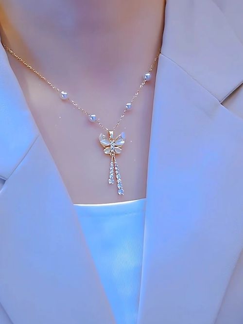 Tassel butterfly pendant fresh and elegant, fashionable light luxury, simple and versatile, high-end titanium steel pearl necklace women