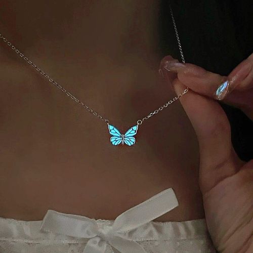 The Butterfly Light necklace is a new, simple, light luxury and fashionable style for women. It features a blue, luminous and dynamic Butterfly Forest Aurora collarbone chain