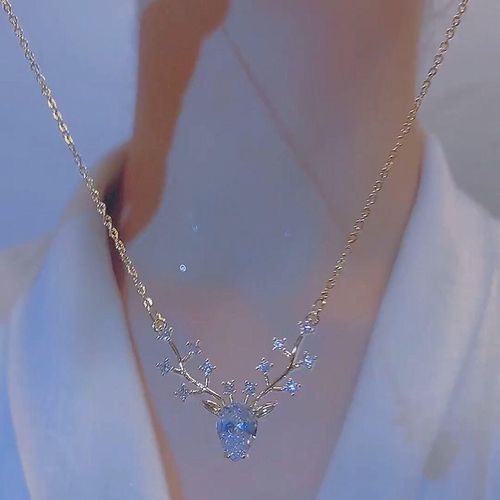 Yilu has your little elk pendant necklace, internet famous, popular, high-end, stylish, collarbone chain