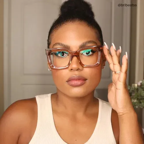 👀✨👓 Sparkle & Shine with Square Champagne Glasses! ✨