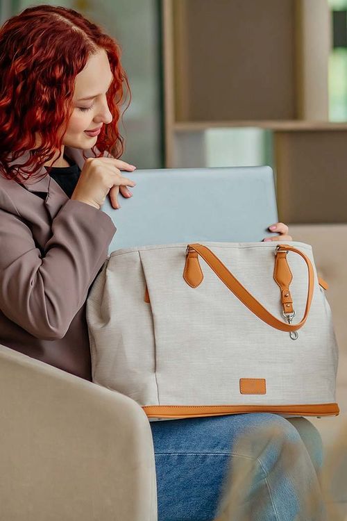 Large capacity crossbody bag