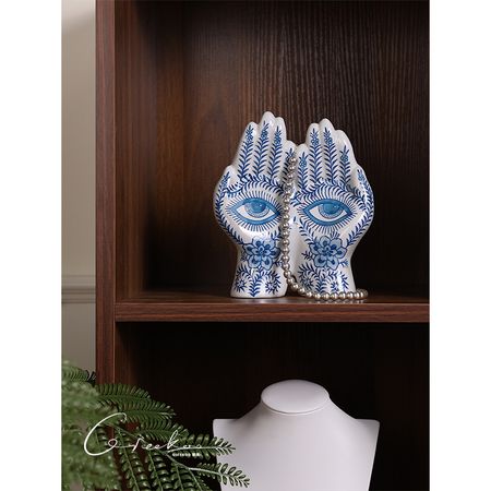 Qikuo Home Rare Eyes Blue And White Porcelain Small Sculpture Living Room Desktop Ceramic Decoration Ornaments