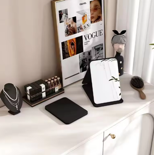 Hot Selling Portable Double-Sided Leather Vanity Mirror Square Folding Design LED Color Switch Touch Dimming Plastic Battery