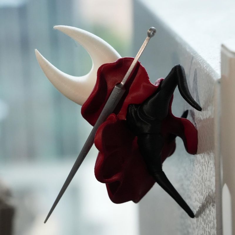 Hollow Knight Fridge Magnet, 3D Detachable Hornet Design, Strong Magnetic Power, Hollow Knight Silksong Merch Gift for Fans